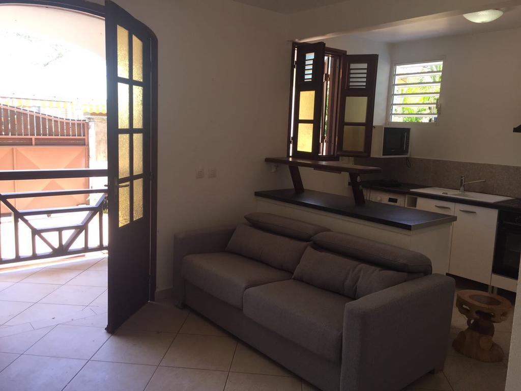 Appartement location guadeloupe à Le Gosier  Extérieur photo